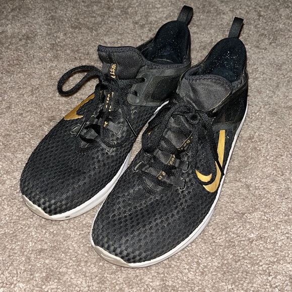 Worn Nike air sneakers - Picture 1 of 6